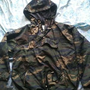 Forever 21 camouflage WINDBREAKER